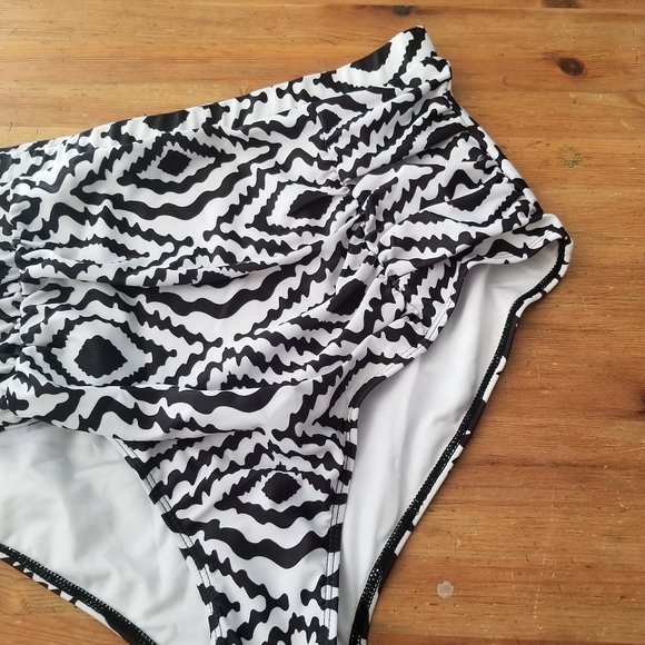 Hi-waisted Ruched Swimsuit Bottom - Picture 8 of 9